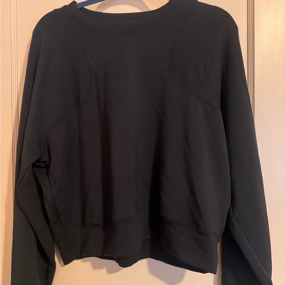 HALARA Classic Black Sweatshirt